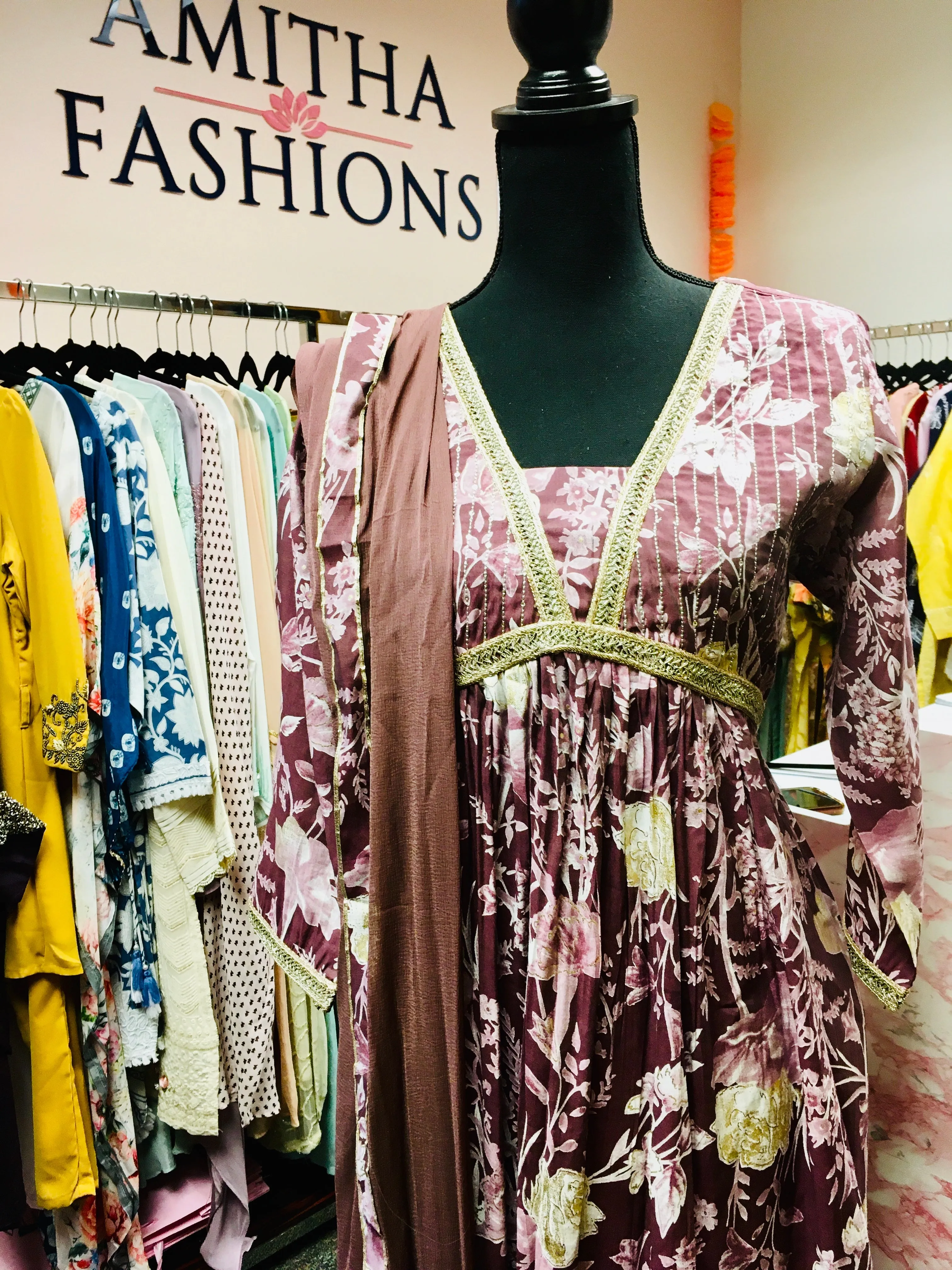 RFSS1349 - Floral Print Kurta With Beautiful Neckline In Mauve . Comes With Pants And Dupatta