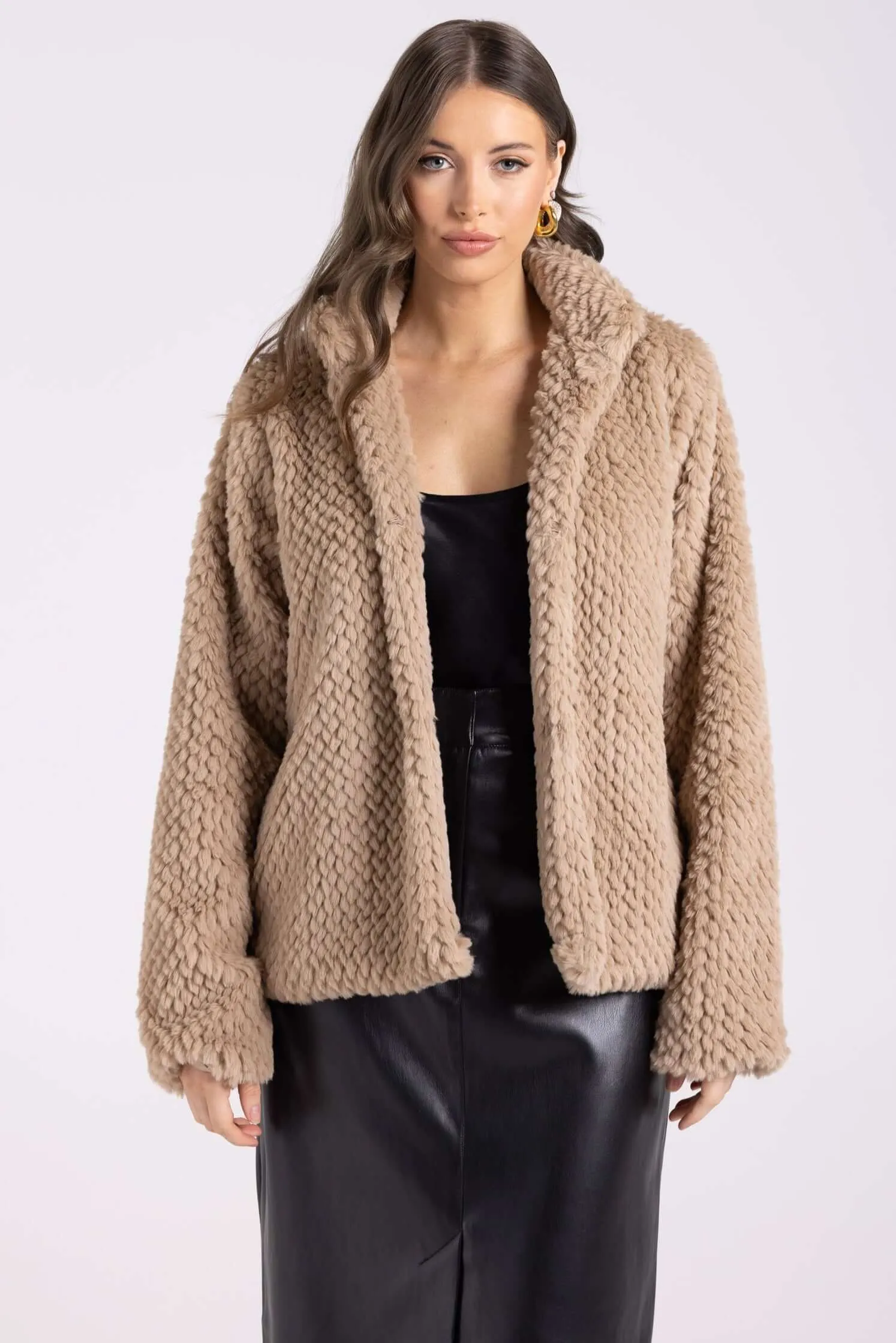Two-T's Soft Plush Fur in Oat