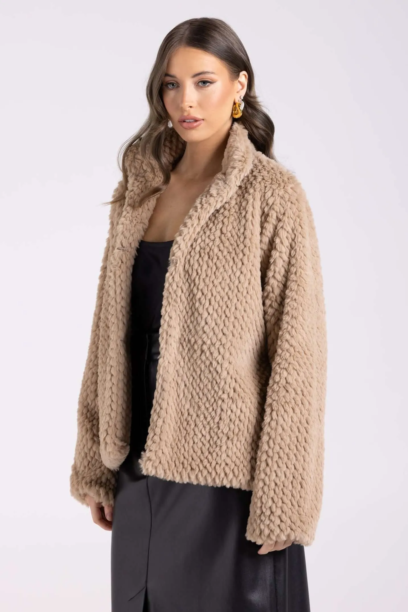 Two-T's Soft Plush Fur in Oat